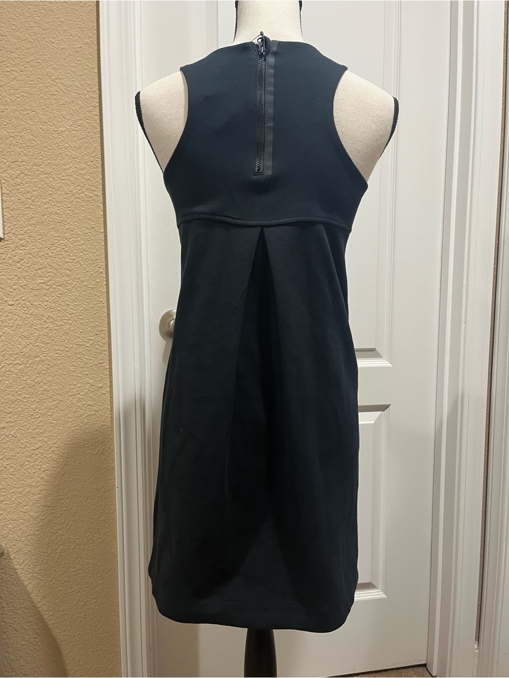 NIKE GIRL’S BLACK ATHLETIC DRESS - Picture 3 of 10